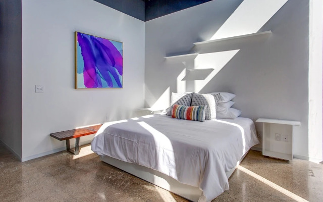 Hotel Revel