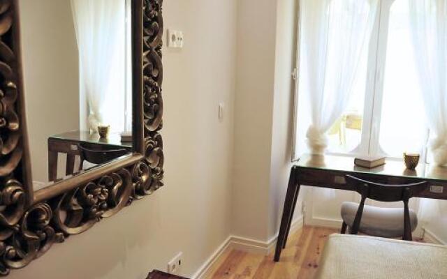 Sado Blue - City & River Flats by Be@home