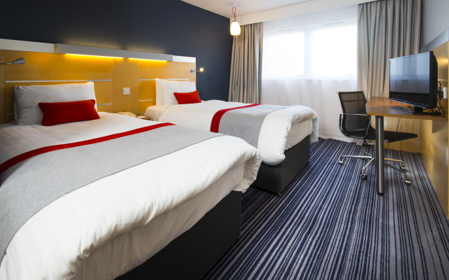 Holiday Inn Express London-Epsom Downs, an IHG Hotel