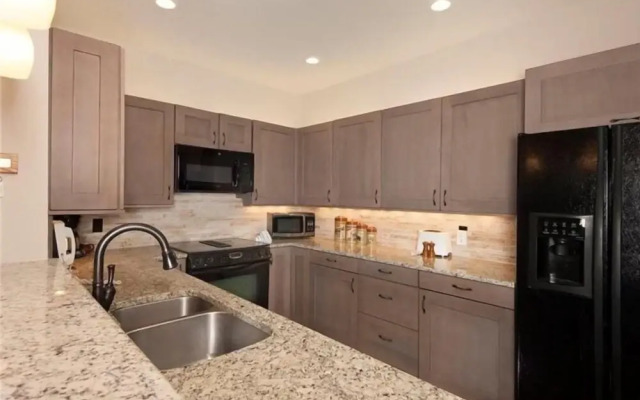 Ski In 2 Bedroom at Chateaux Dumont Keystone