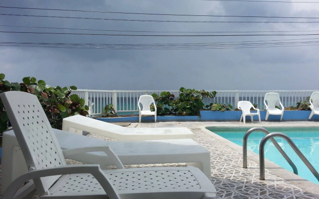 Hotel On Vacation Blue Reef