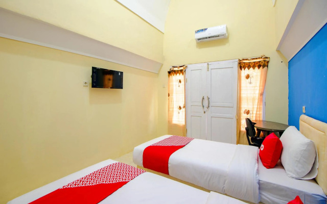 OYO Life 1643 Grand Monica