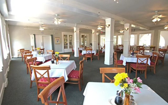 Crystal Bay Hotel