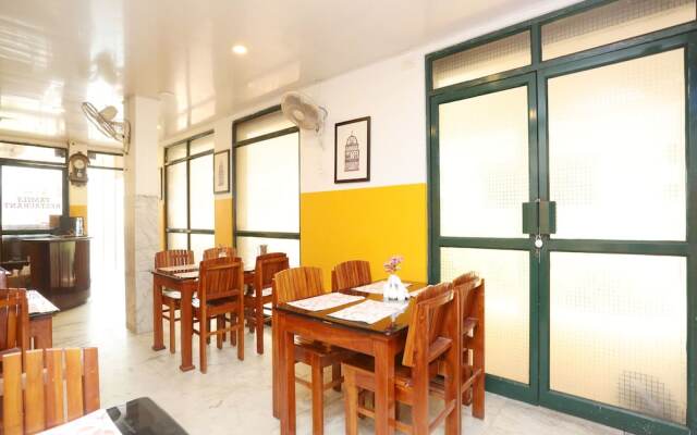 OYO 15669 Hotel Galaxy Inn