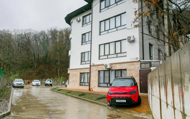 Apartment Sakvoyazh on Listopadnaya