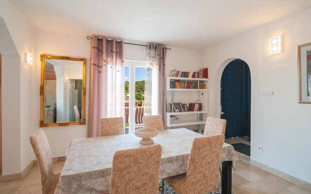 Awesome Home in Splitska With Wifi and 3 Bedrooms
