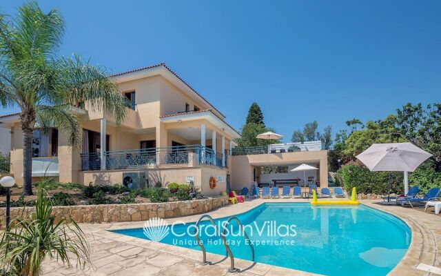 Exceptional Large Villa, Free Heated Pool 1 NOV - 15 Jan, Privacy,prime Location