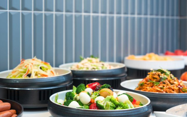 Holiday Inn Express Zhengzhou Garden Road by IHG