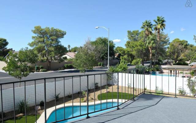 Luxury 4br 8min to Las Vegas Strip