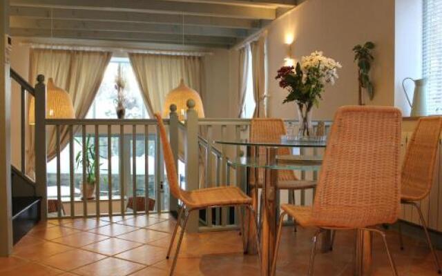 Alston Art Apartments