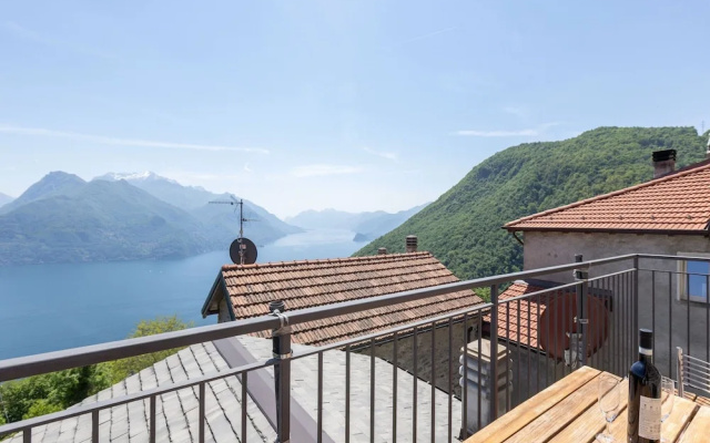 Cozy Hideaway Above Lake Como