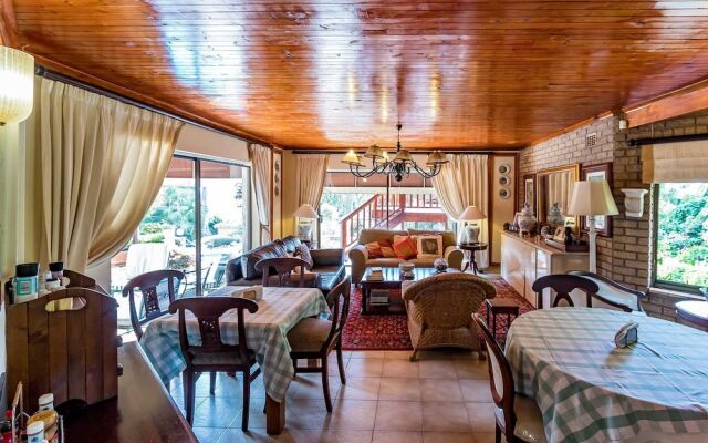 Palms Lodge