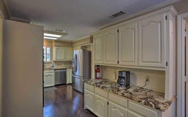 Pool Table, Patio & Grill: Idyllic Mckinney Home