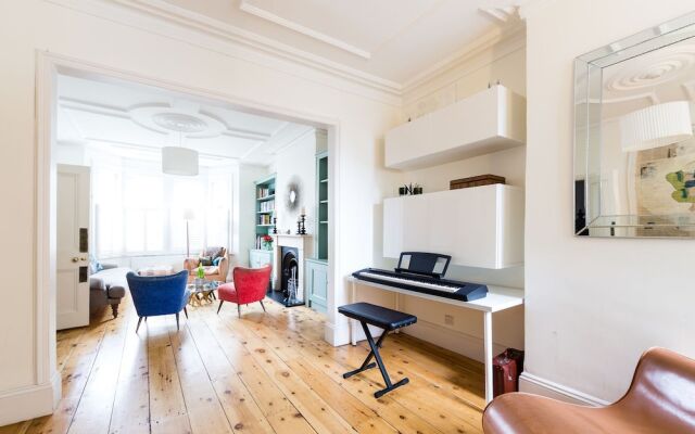 Veeve - Artisian Retreat