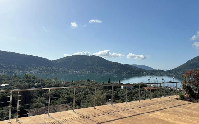 Smaragdine Blue Villa