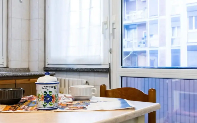 Pisani 4 in Monza With 1 Bathrooms