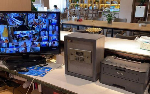 Greentre Carrey Light Luxury Hotel (Taizhou Luqiao Zhongsheng Plaza)