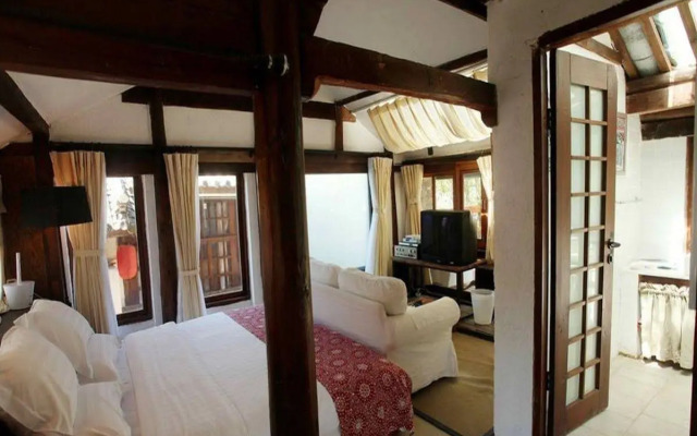 Lijiang Shu He Huanxi Inn