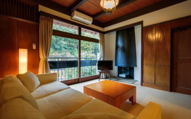 Traditional Onsen Ryokan Izu Yugashima Shirakabe