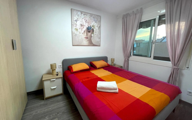 Sant Adria Beach apartment Wi-Fi Parking Free