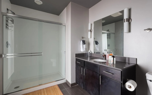 Spacious 1BR with Free Parking | Zen@Boss