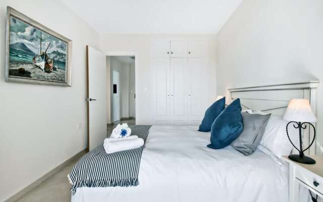 Del Parque Flats - Cala Torrevigia