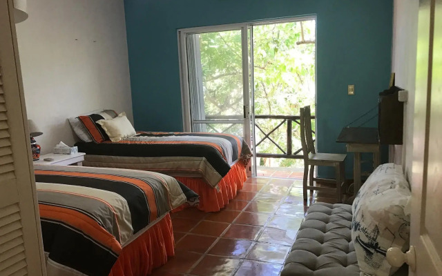 Embarcadero Maya B&B