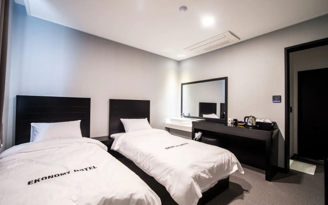 Ekonomy Hotel Sokcho