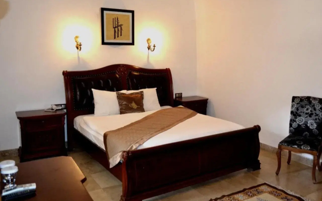 Cesme Kanuni Kervansaray Historical Hotel