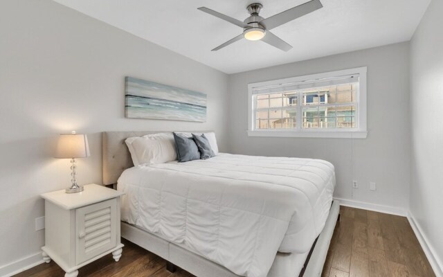 Windsical Escape 2 Bedroom Home by RedAwning