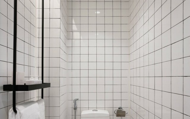 Bare Gallery Boutique Stays