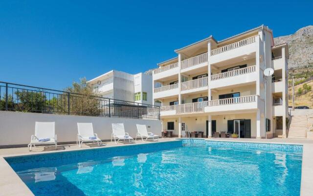 Beachfront Apartments Lara