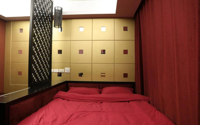 Q Square Apartment D