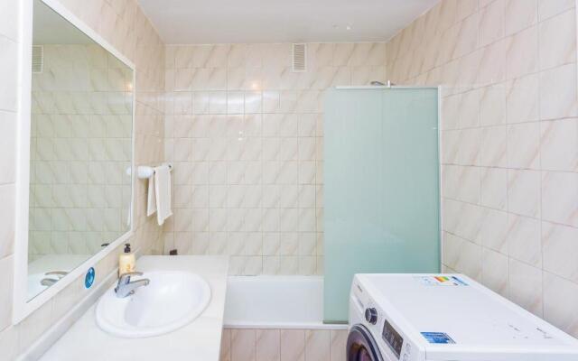 ☆Beachfront 1br Ronda 4 - Ac/Wifi/Pool