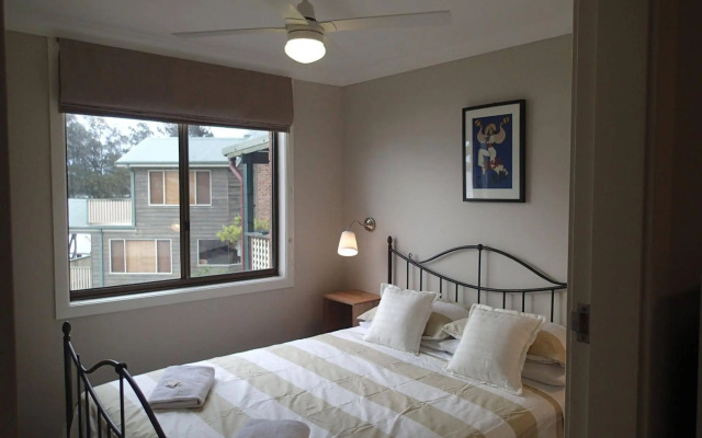 Dungowan Waterfront Apartments
