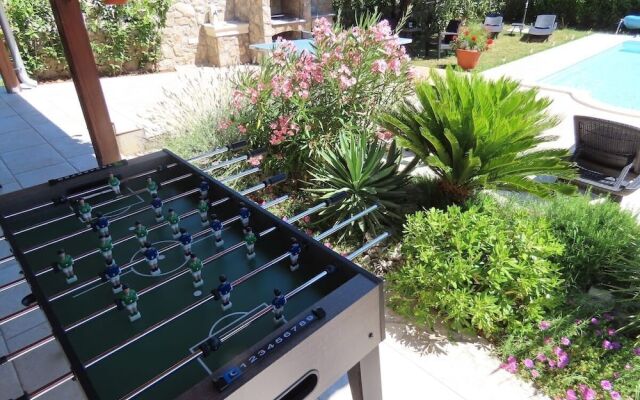 Villa Doris With Heated Pool gym and Kids Playground