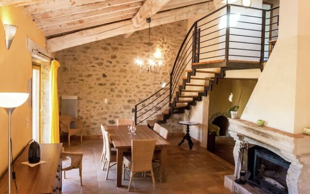 Stylish Villa in Fraissé-des-corbières With Swimming Pool