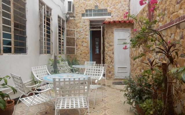 Casa Colonial Abogados Leonardo y Angela