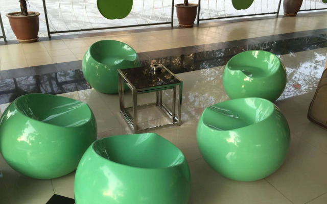 Apple 1 Hotel Gurney