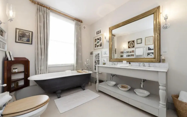 Kensington Place by Onefinestay