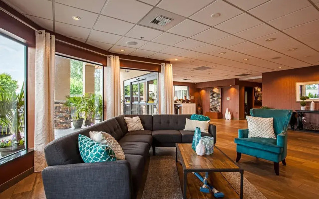 Quality Inn & Suites Pacific Seattle