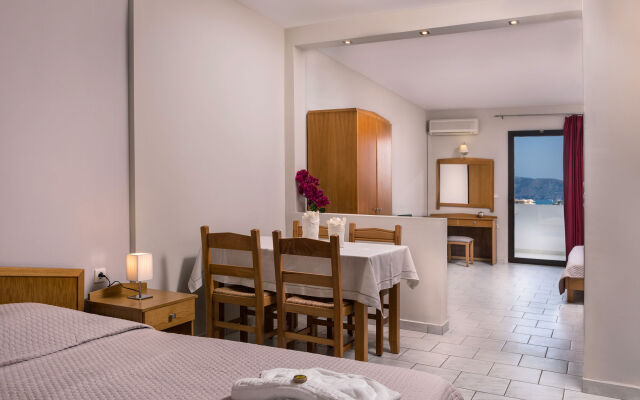 Mirtilos Studios & Apartments