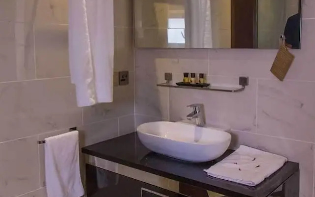 Red Mango Apartment Hotel