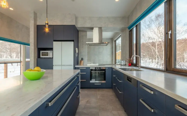 Off Piste Chalet by H2 Life