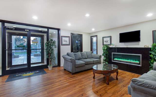 Days Inn by Wyndham Savannah