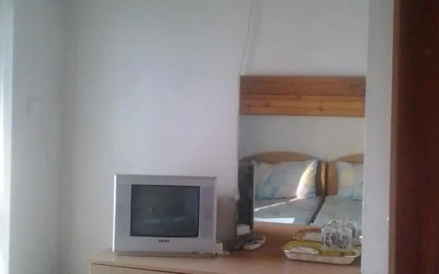 Summer SZ Guest House