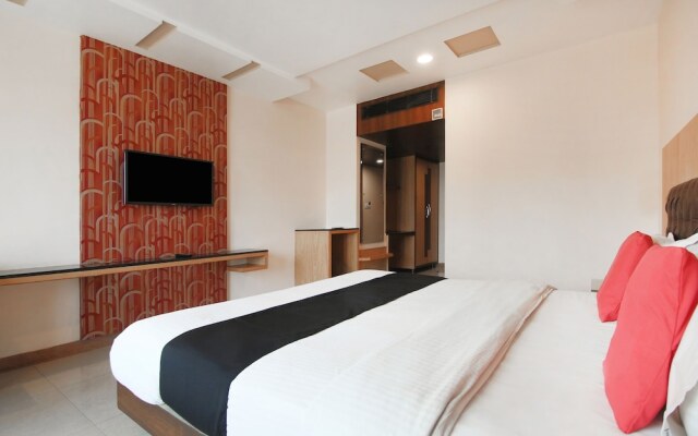 Capital O 30441 Hotel Durgada Siri