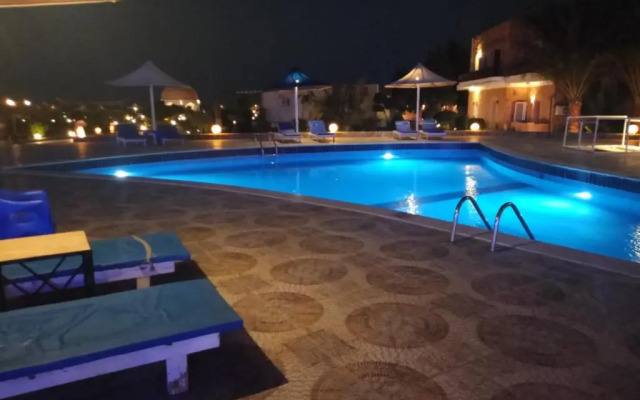 Dolphin Continental Hotel