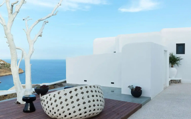 Amyth of Mykonos Super Paradise
