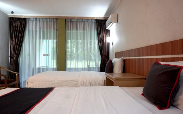 Collection O 92122 Series Hotel Serpong – Guest Rooms – South Tangerang